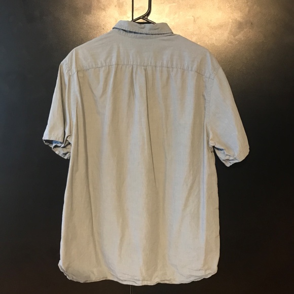 H&M Blue Short-Sleeve Button-Up Shirt - Picture 2 of 3